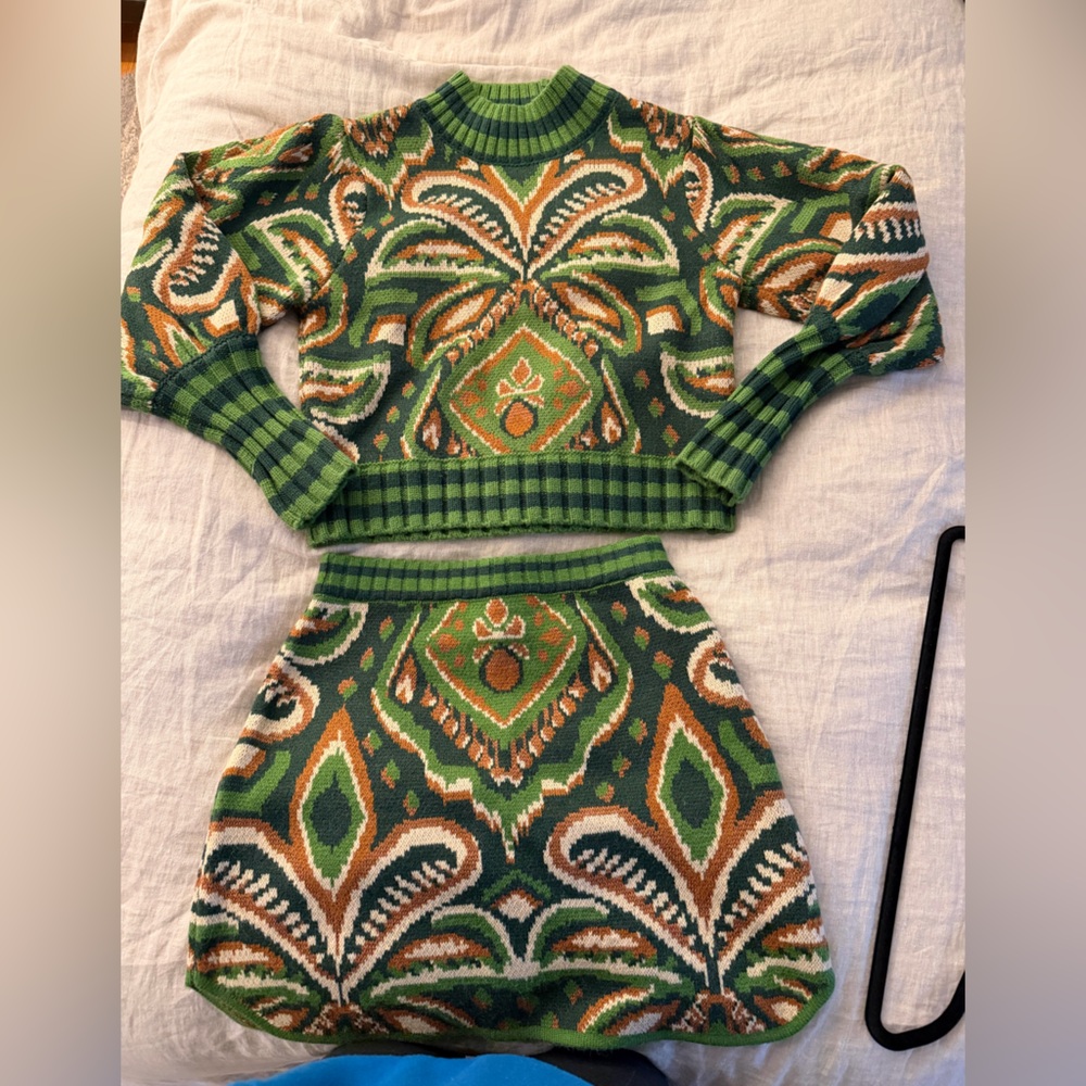 FARM Rio pineapple lkat skirt NWOT - Picture 6 of 6